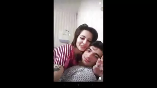 A makacs és mocskos duci segg elméjű csaj Marie Getty kutyus lesz