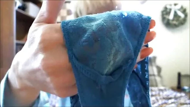 Két barna és nagy seggű pornó egy csodálatos szőke fej szívesen megbassza őket