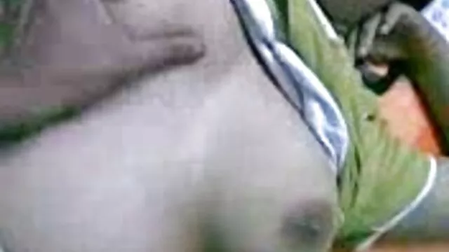 Hatalmas mellű, szőke tetovált prosti nagyon szeret kövér kakast lovagolni nagyi segbe