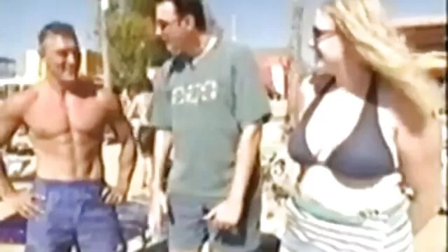 A dögös jó seggű nők BF megbassza a fincsi barátnője, Alexi Star anális lyukát