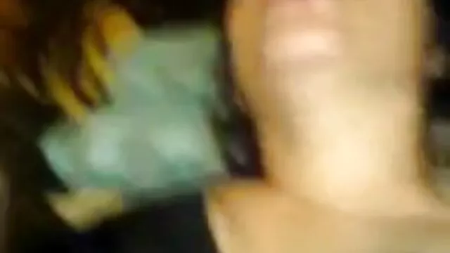Megdöbbentő csaj Jennifer nagy seg szex Luv, aki szárazon eszi meg a punciját