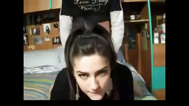 A csodálatos fekete hajú pompomlány, Miley nagy seggű nők Ann imád lovagolni