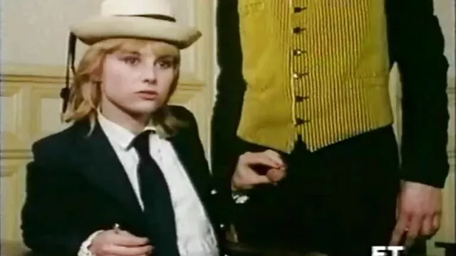 BBW nagymama brutálisan baszott egy kutyus porno popsi pozícióban
