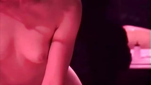 A dögös Bonnie Rotten szereti a nagyot, és tudja, hogyan kell bánni egy szép farkával nagy segg sex