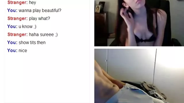 Kövér, dús menyecske, Jasmine Black, megnyalja nedves seg porno punciját, és megnyalja a szar pózt.