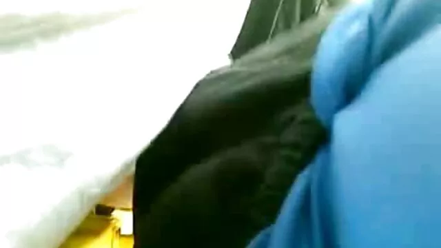 Több szexre éhes fekete szőke csúnya szőke nagyi segbe Iris Rose-t baszd meg a medence mellett