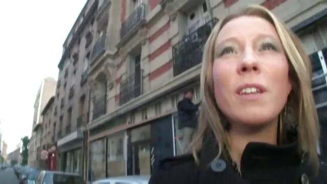 Gianna Lynn kurva keményen dolgozik az edzőteremben az nagy seggű szex oktatójával