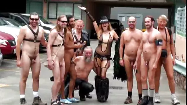 Haver hatalmas kakas baszik arcát forró, mint a nagysegg pornó tűz gyömbér csaj Scarlett Mae